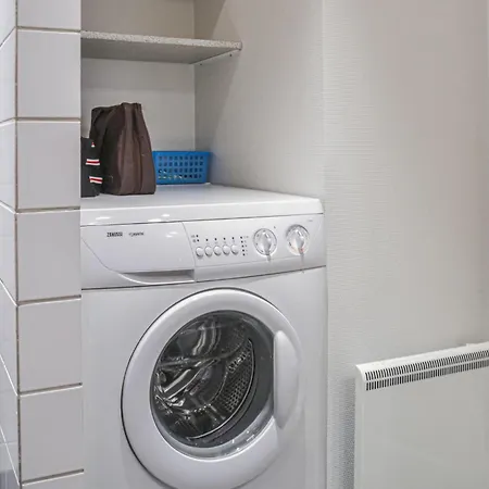 בית נופש 2 Bedroom Nice In *