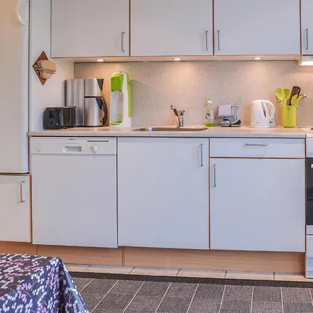 בית נופש 2 Bedroom Nice In